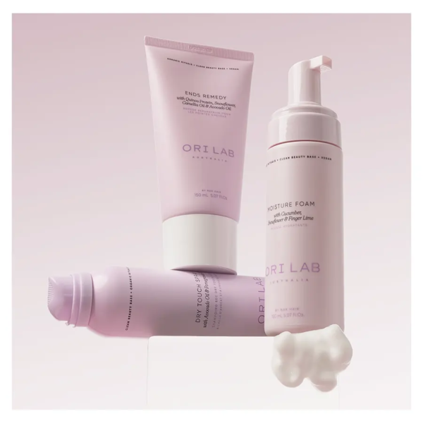 Ori Lab Ends Remedy, crema hidratante sin aclarado para suavizar, desenredar e hidratar y proporcionar protección contra el calor y los rayos UV.