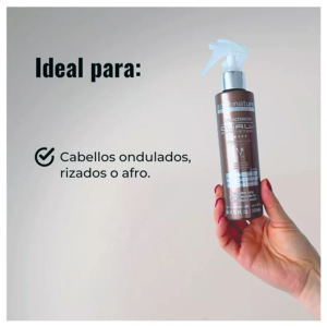 Logra rizos definidos y duraderos con Curl Activator Curly Definition Abril et Nature, activador de rizos sin aclarado que hará las delicias en tus rizos.