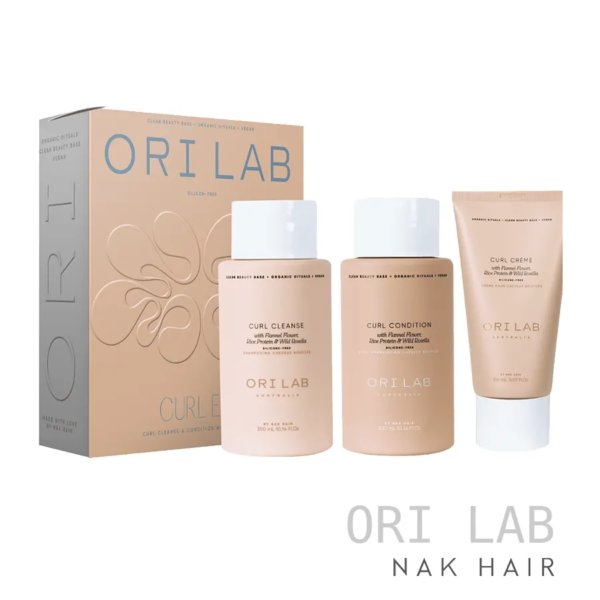 Ori Lab Holiday Pack Curl Edit Trio es el ritual hidratante sin siliconas diseñado para limpiar, acondicionar y mejorar la forma, el movimiento y la definición de tus rizos.
