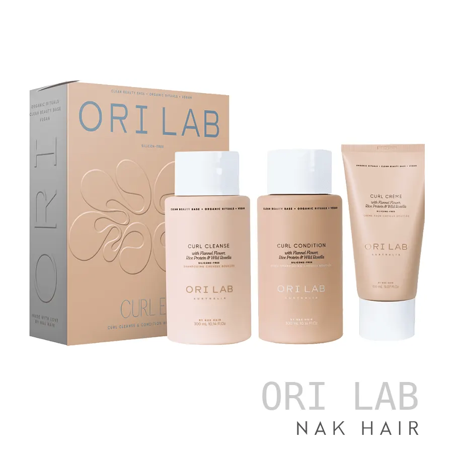 Ori Lab Holiday Pack Curl Edit Trio es el ritual hidratante sin siliconas diseñado para limpiar, acondicionar y mejorar la forma, el movimiento y la definición de tus rizos.